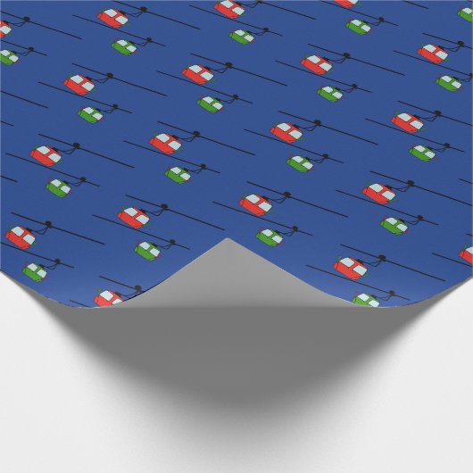 Papier Cadeau Gondolas verts et rouges avec skis sur bleu (Coin)