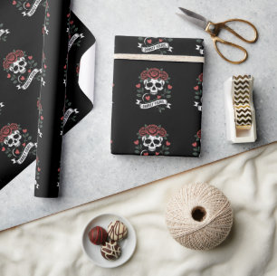 Papier Cadeau Graphique Darkly Yours : Crâne gothique avec des r