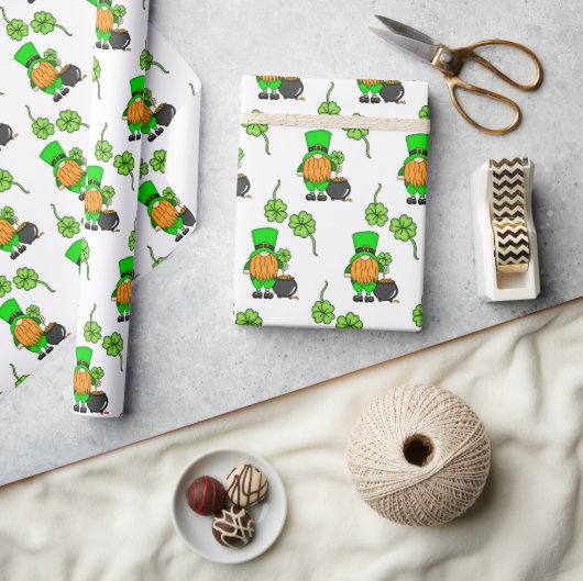 Papier Cadeau Green Leprechaun Gnome avec Shamrock (Artisanat)