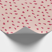 Papier Cadeau Gribouillis de cœurs rouges mignons éparpillés (Coin)