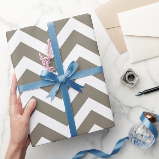 Papier Cadeau Gris & Blanc Chevron Épais Mariage Anniversaire V3 (Cadeaux)