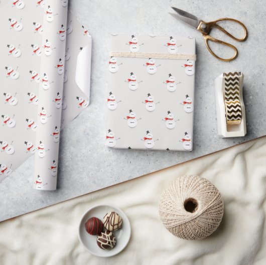 Papier Cadeau Hand-Drawn Snowman on Grey Winter Wrapping Paper (Artisanat)