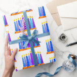 Papier Cadeau Hanoukka Fun Artsy Blue Boho Motif bougies Blanc<br><div class="desc">Une illustration ludique, moderne et artistique de bougies motifs de saumons dans une menorah vous aide à inaugurer les vacances de Hanoukka. Des bougies bleues assorties de motifs de fausse feuille colorés recouvrent un arrière - plan blanc. Sentez la chaleur et la joie de la saison des Fêtes chaque fois...</div>