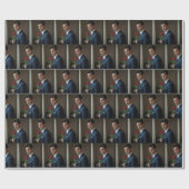 Papier Cadeau Homme beau avec une rose rouge (Plat)