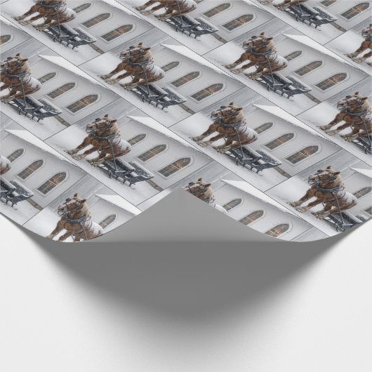 Papier Cadeau Horse Harnessed to a Sleigh By a Chapel (Coin)