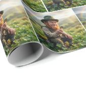 Papier Cadeau Irish Leprechaun Admiring a Gold Coin (Coin rond)