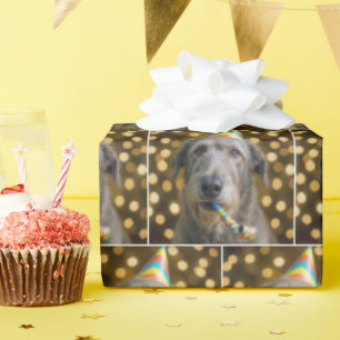 Papier Cadeau Irish Wolfhound de anniversaire avec chapeau de fê