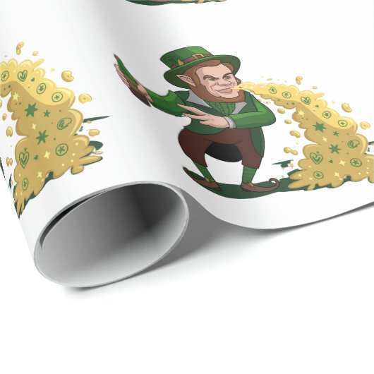 Papier Cadeau Irlandais Leprechaun Jetant Des Cookies Chanceux D (Coin rond)