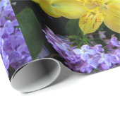 Papier Cadeau Jaune et Fleurs Lilac Violettes (Coin rond)