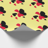 Papier Cadeau Jaune noir et rouge de coeurs (Coin)