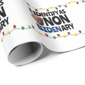 PAPIER CADEAU JE DENTIFIE EN TANT QUE BIDENARY FUNNY BIDEN BIDEN (Coin rond)