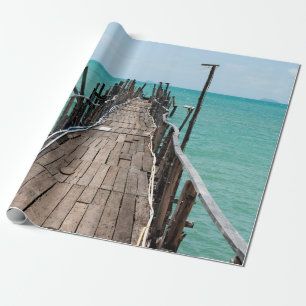 Papier Cadeau Joli pont en bois avec arrière - plan bleu de mer