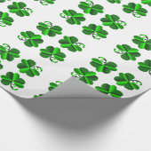 Papier Cadeau Jour de St Patrick. Motif de trèfle (Coin)