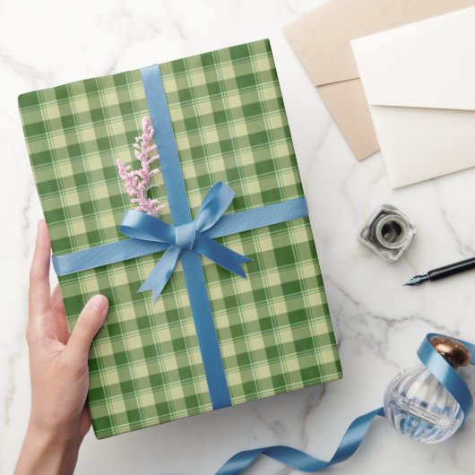 Papier Cadeau Journée de la Saint Patrick à Plaid Vert (Cadeaux)