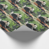 Papier Cadeau Joyeux anniversaire, panda géant mangeant du bambo (Coin)