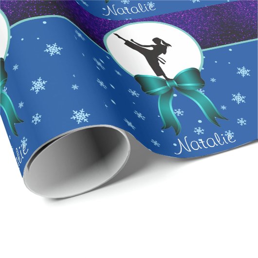 Papier Cadeau Karate Girls Parties scintillant et Bow Snowflake (Coin rond)