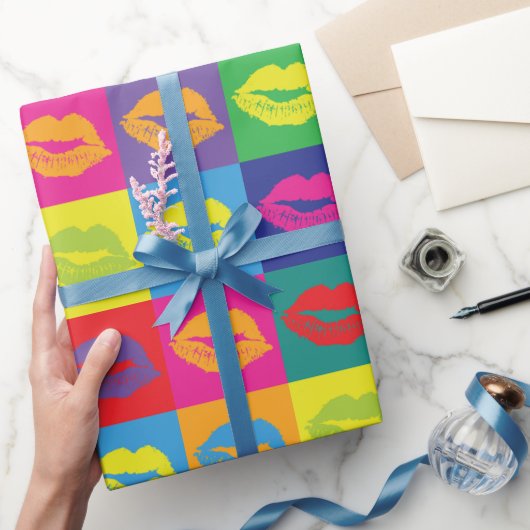 Papier Cadeau Kiss Pop Art Style Motif coloré (Cadeaux)