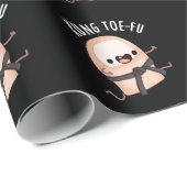 Papier Cadeau Kung Toe-fu Funny Big Toe Pun Dark BG (Coin rond)