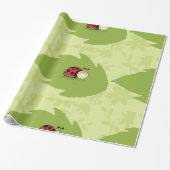 Papier Cadeau Ladybug Sur Un Papier D'Enveloppement De La Feuill (Déroulé)