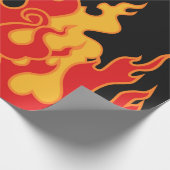 Papier Cadeau Le feu. Langues flammes sur un arrière - plan noir (Coin)