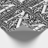 Papier Cadeau Lettre M Monogramme médiéval Art Nouveau (Coin)