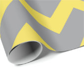Papier Cadeau Lignes de motif gris-jaune Chevron rayées (Coin rond)