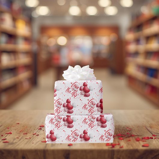 Papier Cadeau Love Is In The Air Wrapping Paper