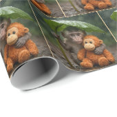 Papier Cadeau Macaque Monkey with a Stuffed Orangutan (Coin rond)