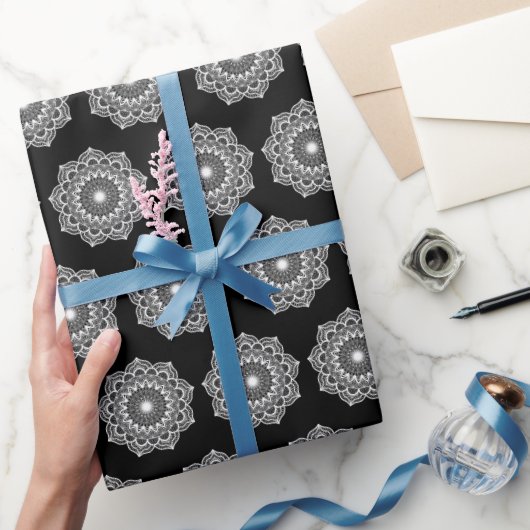 Papier Cadeau Mandala blanc sur fond noir (Cadeaux)
