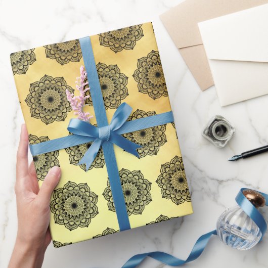 Papier Cadeau Mandala noir sur fond or doux (Cadeaux)