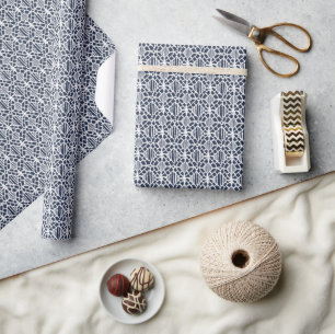 Papier Cadeau Marine avec Motif de dentelle Crochet blanc
