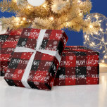Papier Cadeau MERRY CHRISTMAS Texte Sur Plaid<br><div class="desc">Texte MERRY CHRISTMAS blanc avec des flocons de neige sur arrière - plan de buffle rouge et noir. Le texte peut être modifié.</div>