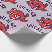 Papier Cadeau Mignonne comme diable en enfer avec un texte foncé (Coin)