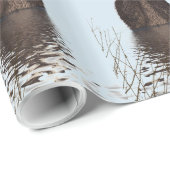 Papier Cadeau Mignonne Otter debout dans un étang tenant son vis (Coin rond)