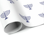 Papier Cadeau minimaliste blanc marine bleu juif menorah motif<br><div class="desc">Minimaliste blanc et bleu marine juif menorah motif simple moderne élégant cadeau papier enveloppant. Motif bleu marine menorah sur arrière - plan blanc. Ce papier d'emballage est idéal pour Hanoukka,  Chanukah,  bar mitzvah,  bat mitzvah,  Shabbat et les fêtes juives.</div>