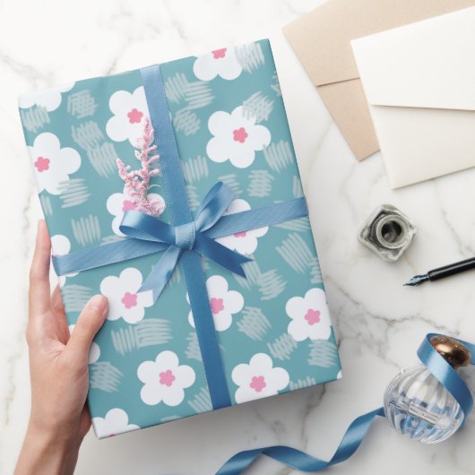 Papier Cadeau Modèle floral blanc bleu clair moderne (Cadeaux)