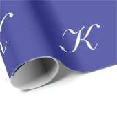Papier Cadeau Monogramme « K » Blanc sur Fond Bleu (Coin rond)