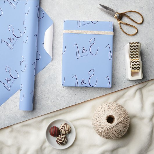 Papier Cadeau Monogrammes initiaux de couple moderne & Date Bleu
