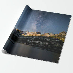 Papier Cadeau MONTAGNE Brown ET NOIRE SOUS LE CIEL NUAGE GRIS
