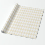 Papier Cadeau Motif arlequin beige clair<br><div class="desc">Choix polyvalent en papier d'emballage, ce design présente un subtil motif beige clair et blanc arlequin. Il fonctionne bien pour toutes les occasions : anniversaires, mariages, diplômes, baby showers, douches nuptiales, et les fêtes. Ajoutez un ruban d'or pour l'élégance ou un ruban de burlap pour le charme rustique. Des rafraichissements...</div>