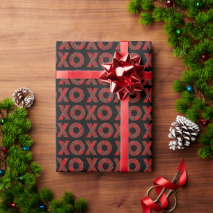 Papier Cadeau Motif chic XOXO tartan rouge sur fond noir