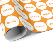 Papier Cadeau Motif de points blanc sur l'orange avec le nom (Coin rond)