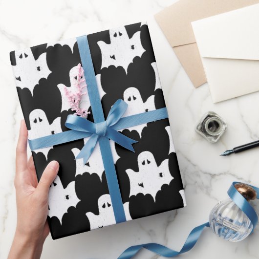Papier Cadeau Motif de silhouette de fantôme blanc d'Halloween - (Cadeaux)