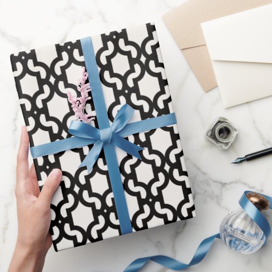 Papier Cadeau Motif de treillis en quatrefeuilles noir marocain (Cadeaux)