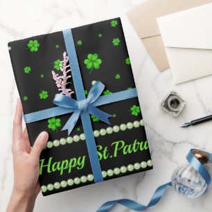 Papier Cadeau Motif personnalisé de trèfles verts avec perle
