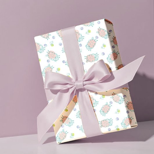 Papier Cadeau Mouton Rose avec Fleurs & Baies - Motif Mignon