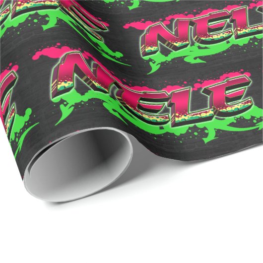 Papier Cadeau Nele prénom nom graffiti rouge vert (Coin rond)