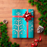 Papier Cadeau Noël d'eau et d'argent métallique<br><div class="desc">Un papier d'emballage de Noël aqua très luxueux et élégant, au design moderne et contemporain. Il y a des arbres de Noël argentés métalliques, des rennes argentés qui dansent, et les mots "Joyeux et brillant" aussi en argent (incrustés de minuscules morceaux de parties scintillant argentée - imprimés seulement) et de...</div>