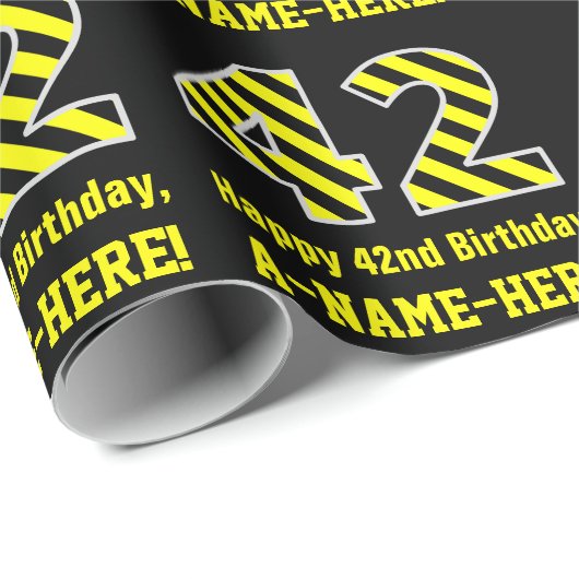 Papier Cadeau Noir & Jaune rayé "42"; 42e anniversaire + nom (Coin rond)