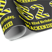 Papier Cadeau Noir & Jaune rayé "82"; 82e anniversaire + nom (Coin rond)